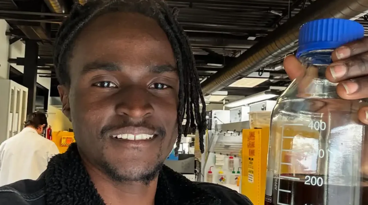 Jovem que criou máquina que transforma plástico em gasolina desaparece das redes sociais.