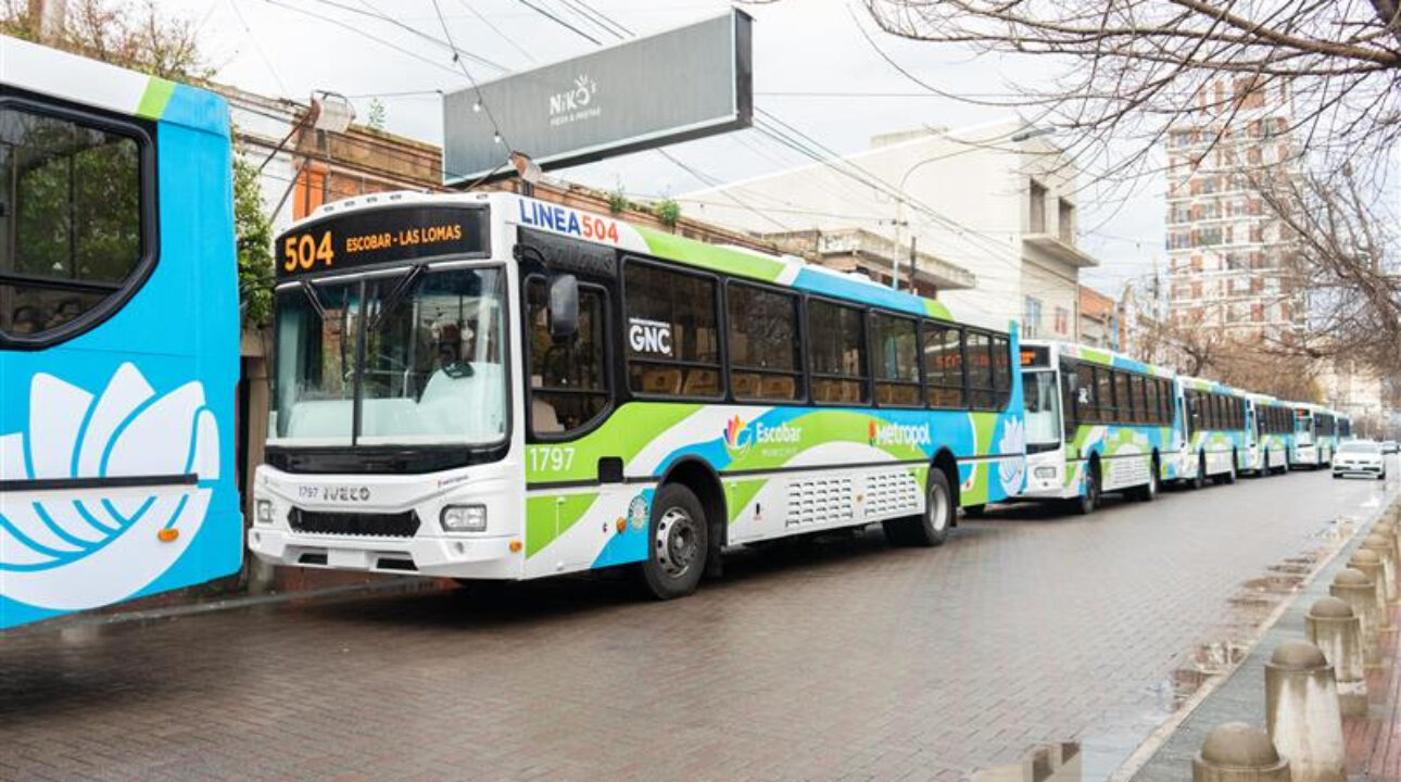 IVECO BUS entrega primeiros ônibus movidos a gás para linhas metropolitanas em Buenos Aires