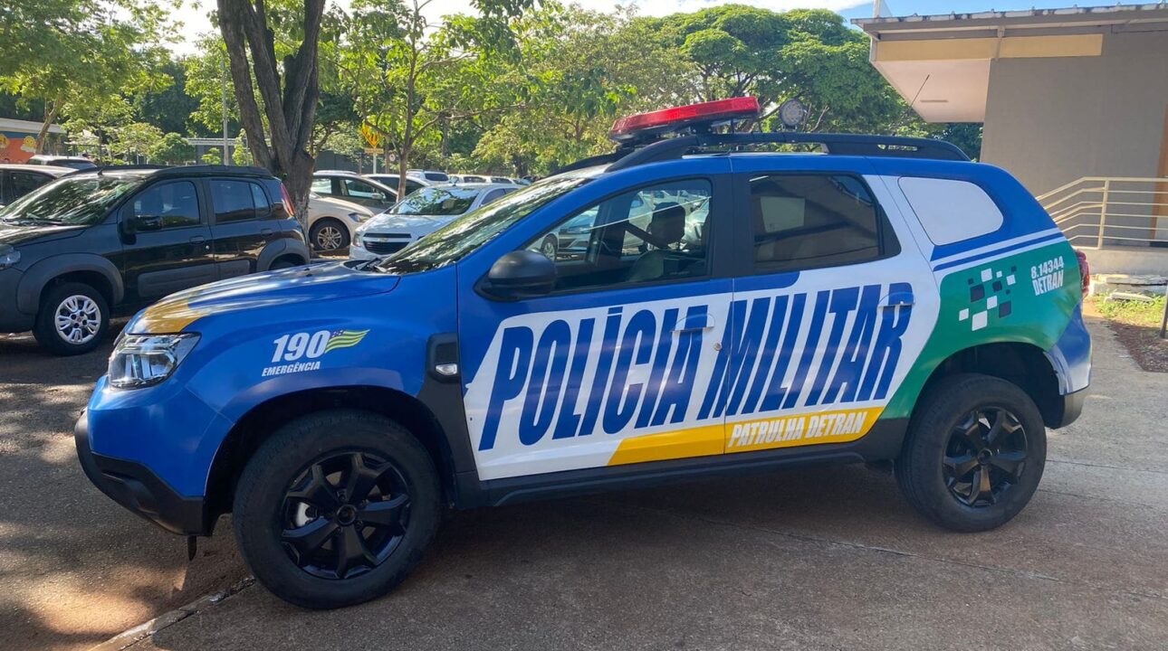 Caminhoneiro é encontrado sem vida dentro de caminhão em posto de combustíveis em Santa Helena de Goiás