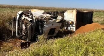 Caminhoneiro morre após carreta tombar na MS-162 entre Sidrolândia e Maracaju