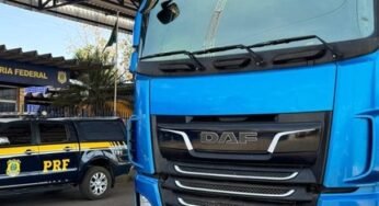 PRF apreende caminhão com placa clonada e drogas na BR-242, em Barreiras (BA)