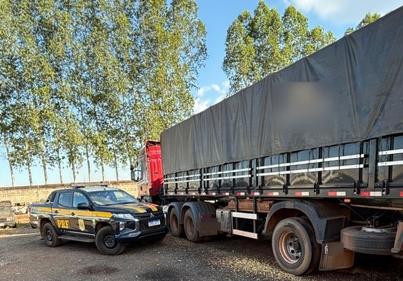 PRF flagra transporte de milho com peso superior ao declarado em Araguaína (TO)
