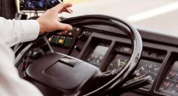 Caminhoneiro sofre esfaqueamento em posto de combustível após discussão por causa de cigarro