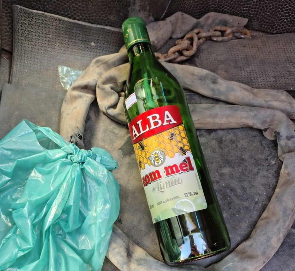 Caminhoneiro é preso com 17 vezes o limite de álcool no sangue em Ubá (MG)