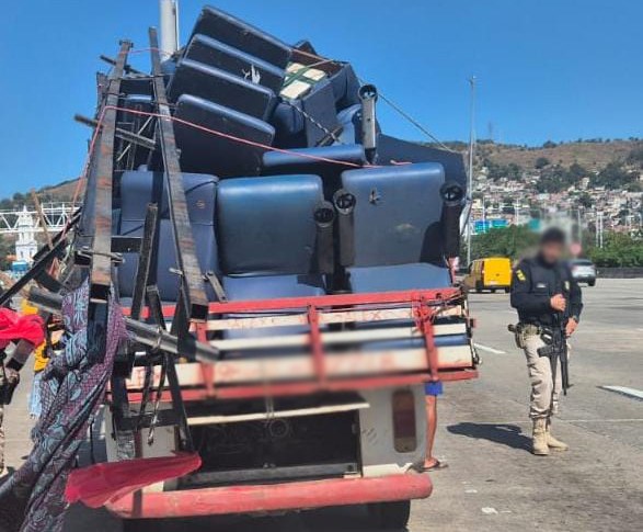 PRF apreende veículo com carga excedente e prende motorista na Ponte Rio-Niterói