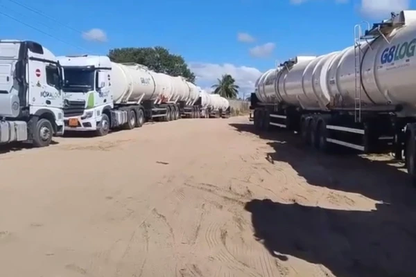 Caminhoneiros abandonam caminhões da G8LOG na bahia após operação do PCC