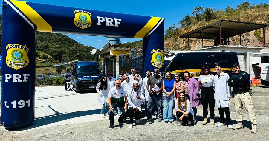 PRF leva saúde para os caminhoneiros em Teresópolis com o projeto Ação Comando em Saúde