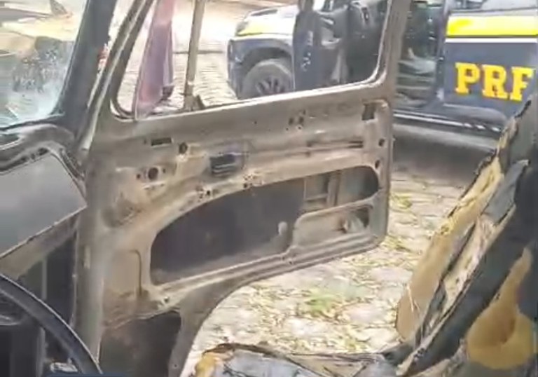 Veículo em mau estado de conservação é apreendido na Ponte Rio-Niterói