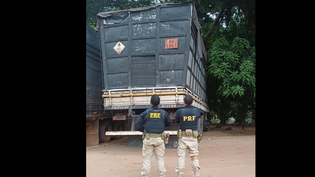 PRF apreende 92 m³ de carvão ilegal em fiscalização na BR-222, em Marabá