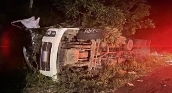 Motorista morre após caminhão capotar na BR-101, em Estância (SE)