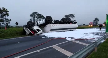 Caminhão-tanque tomba na PR-151 e bloqueia pista com carga de combustível