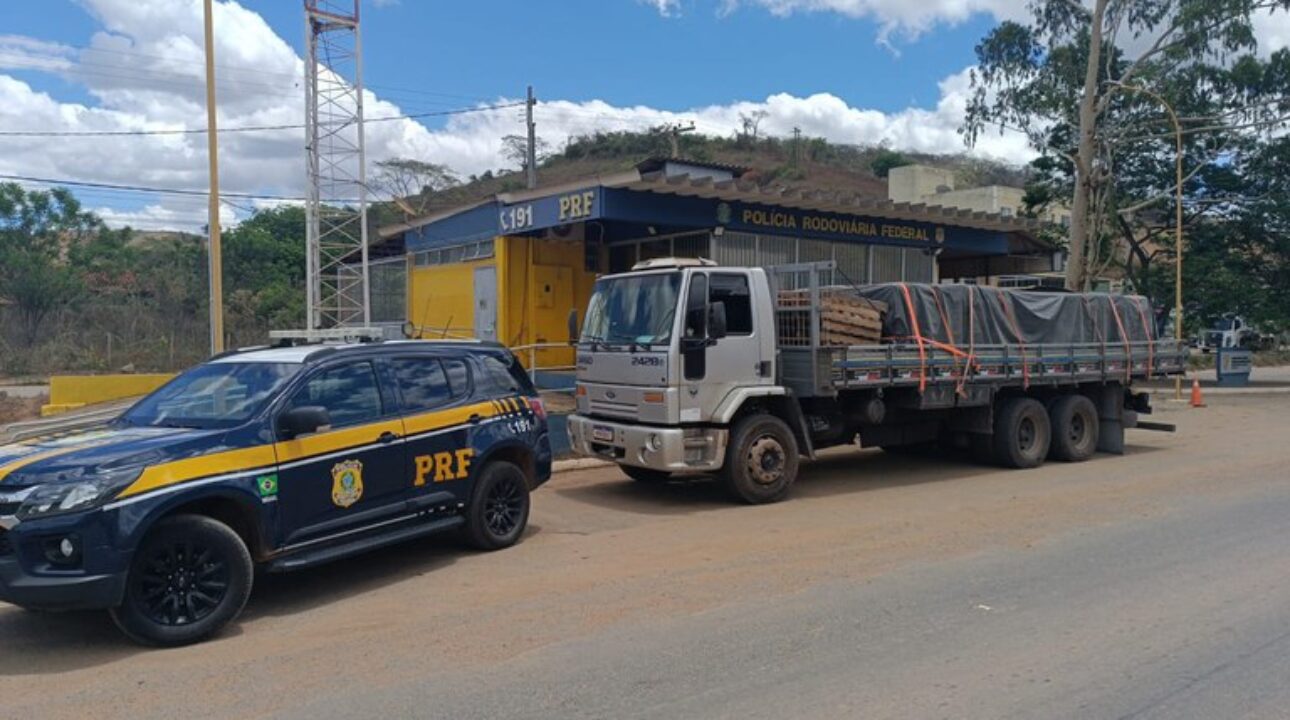Caminhoneiro com mandado de prisão é detido pela PRF na BR-262, em Minas Gerais