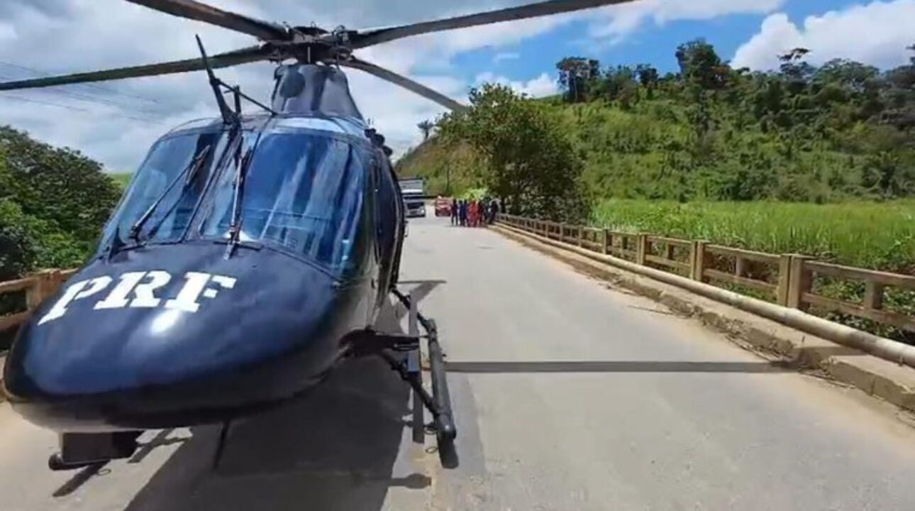 Caminhoneiro fica ferido e é resgatado de helicóptero após acidente em Paudalho (PE)