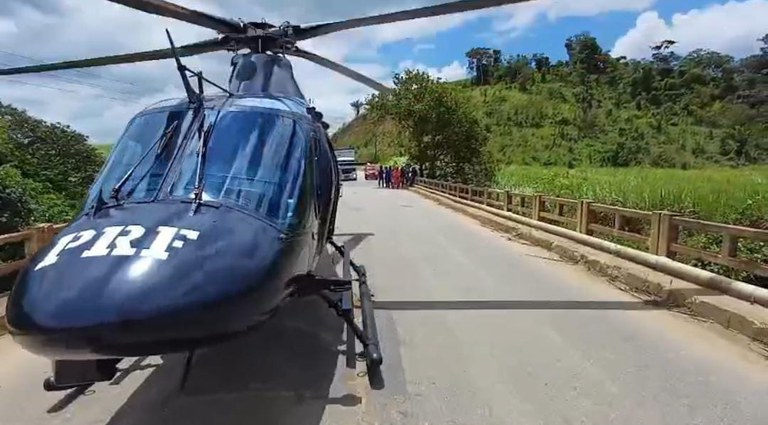 Caminhoneiro fica ferido e é resgatado de helicóptero após acidente em Paudalho (PE)