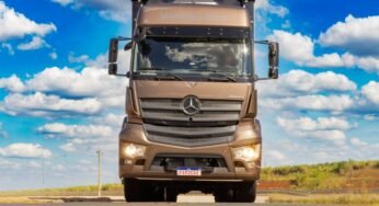 Novo Axor é destaque da Mercedes-Benz no Congresso SAE Brasil 2025