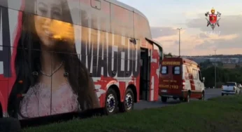 Borracheiro é esmagado ao trocar pneu de ônibus de cantora sertaneja