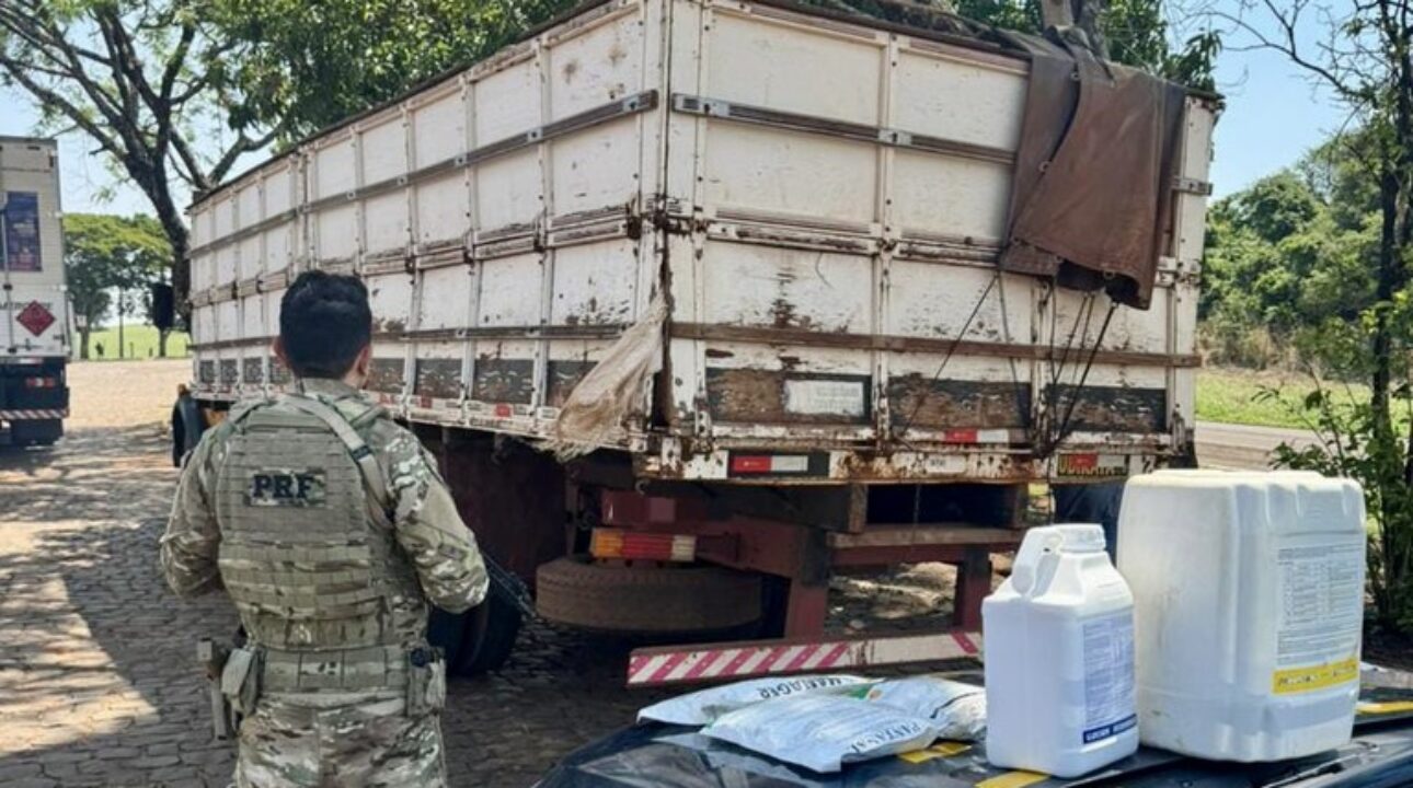 PRF apreende caminhão com duas toneladas de agrotóxicos ilegais no Paraná