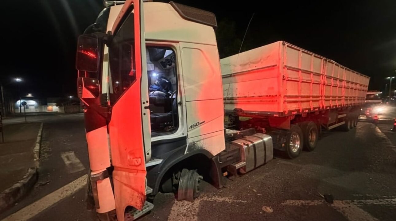 Fuga de caminhoneiro termina em perseguição, tiros e prisão em Marília