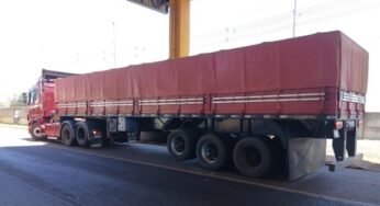 Caminhoneiro é flagrado sem habilitação e com nove pneus lisos em Cascavel