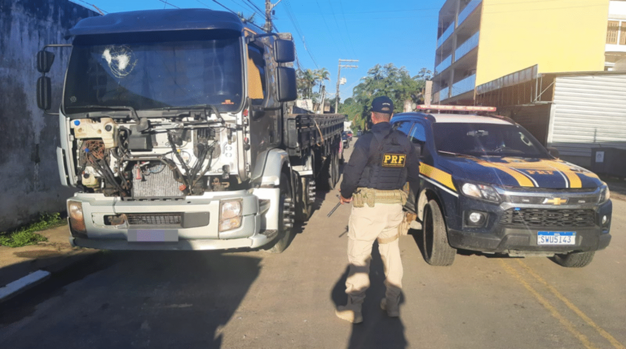 PRF recupera caminhão roubado em Miracatu (SP) e reforça combate a crimes na Régis Bittencourt