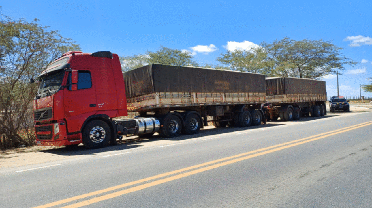 Polícia Rodoviária Federal e DNIT apreendem carga irregular de milho sem nota fiscal na Paraíba