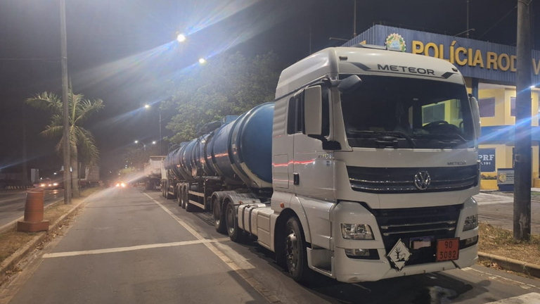 PRF no Maranhão flagra documentos falsos em transporte de produtos perigosos: risco grave nas estradas