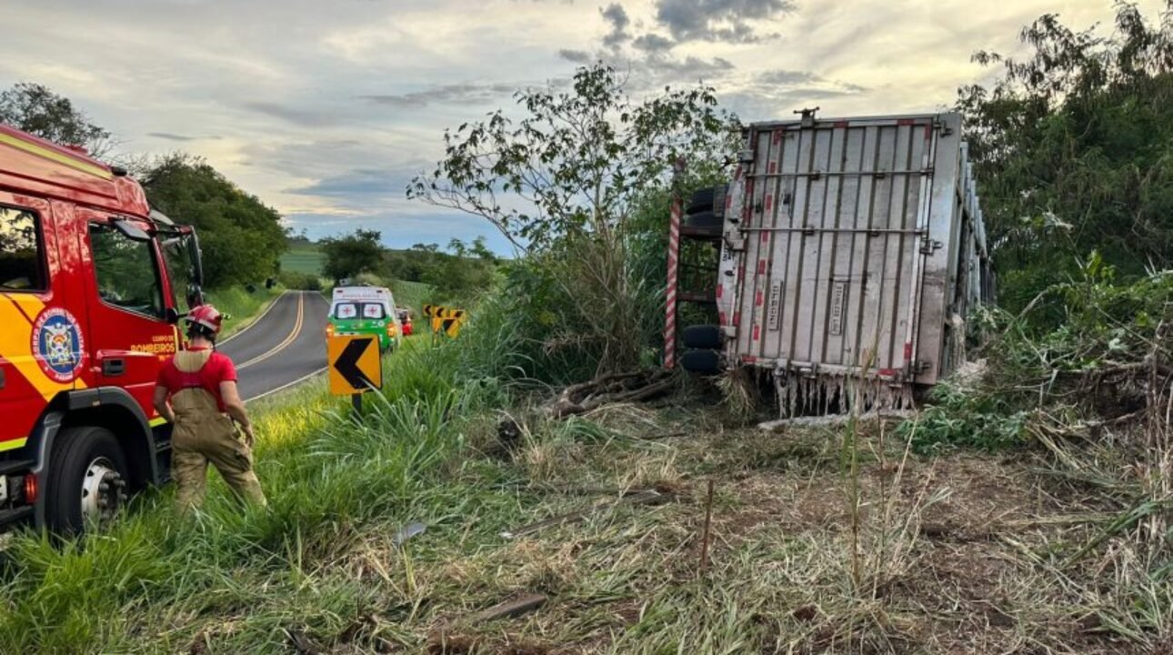 Caminhoneiro morre em acidente na PR-170 na “descida do Sabino” no Paraná