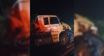 Caminhoneiro escapa ileso em grave acidente na PR-317