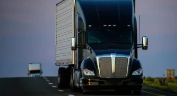 Nova exigência nos EUA derruba número de caminhoneiros no País.