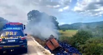 Carreta com cerveja tomba na BR-116, pega fogo e deixa caminhoneira ferida em MG