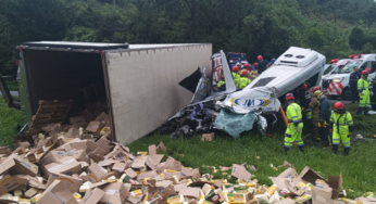 Tentativa de assalto a caminhoneiro termina em acidente com seis mortos