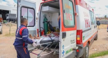 Caminhoneiro esfaqueia ex-companheira na barriga em praça de Cuiabá