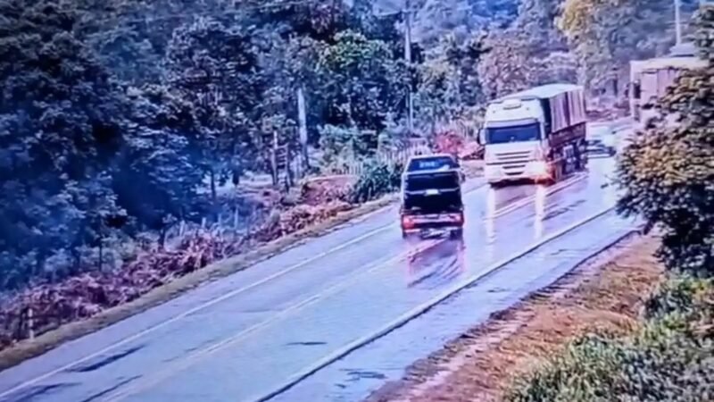 Acidente com caminhoneiro e guincho