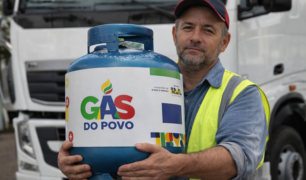 caminhoneiro com gás do poco