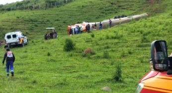 Caminhoneira de 38 anos perde controle do veículo e morre após caminhão cair em ribanceira