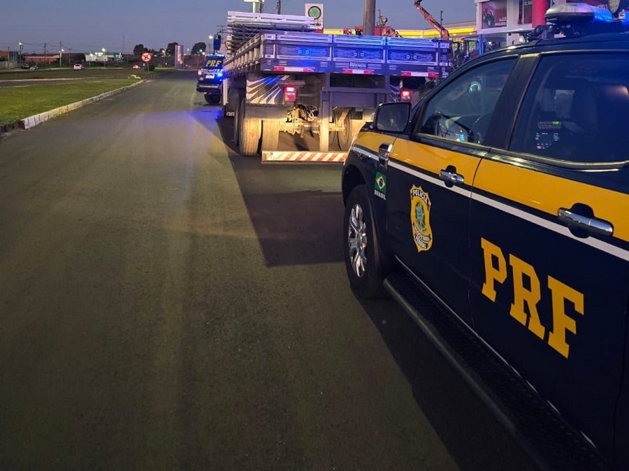 Caminhoneiro foi preso pela PRF