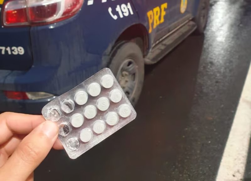 Cartela de rebite com caminhoneiro