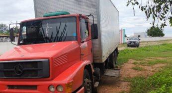 Caminhoneiro acaba preso após polícia descobrir suposto roubo de carga que nunca aconteceu