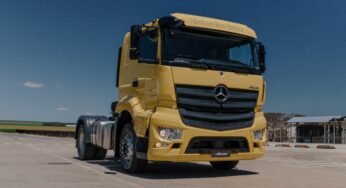 Mercedes lança novo Axor e caminhão extrapesado chega ao mercado argentino