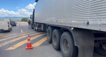PRF flagra caminhão com placas falsas e motorista acaba levado à delegacia