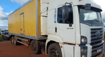 Caminhão é pego com “diretão” e motorista pode responder por crime ambiental
