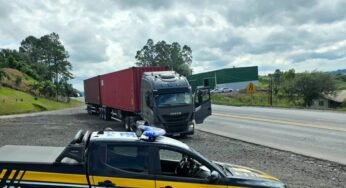 PRF flagra carreta sem freio e com excesso de peso em serra perigosa