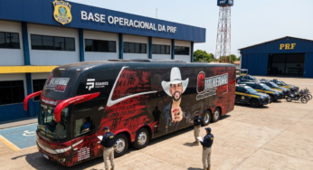 Ônibus de cantor é apreendido pela PRF com documento atrasado