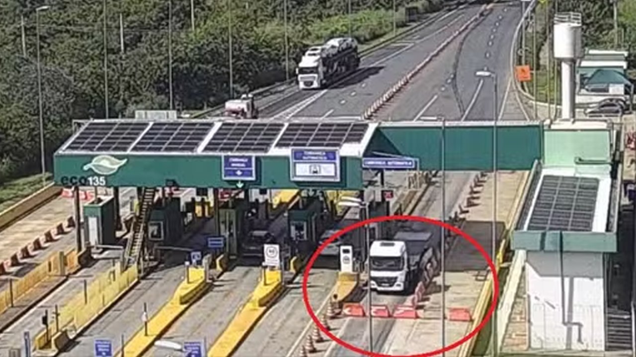 Caminhão na contra mão