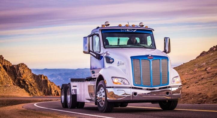 Transportadora oferece bônus de até US$ 20 mil para atrair caminhoneiros nos Estados Unidos