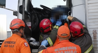 Caminhoneiro de 65 é achado sem vida dentro do caminhão na Via Dutra