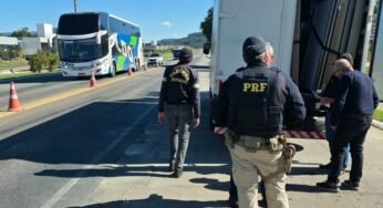 PRF flagra 50 caminhões com irregularidades fiscais durante fiscalização na BR-470 em SC