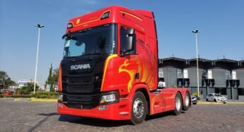 Scania R450 série especial aparece em leilão por menos de R$ 400 mil e chama atenção na estrada