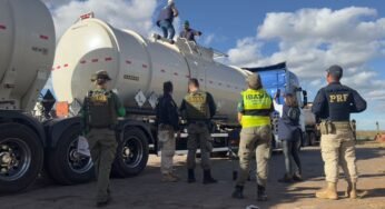 PRF e IBAMA apreendem 60 mil litros de etanol irregular em caminhão na BR-020