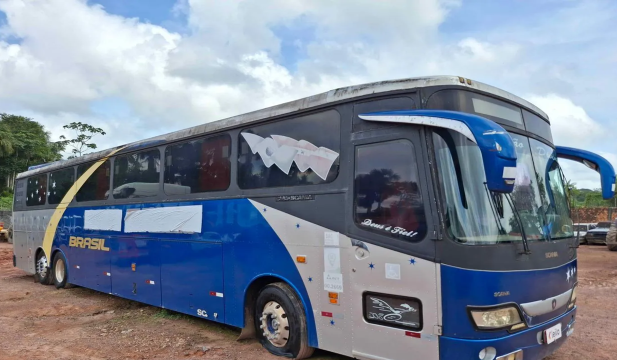 Ônibus Cometa de 1999 com quase 1 milhão de km aparece em leilão por R$ 60 mil